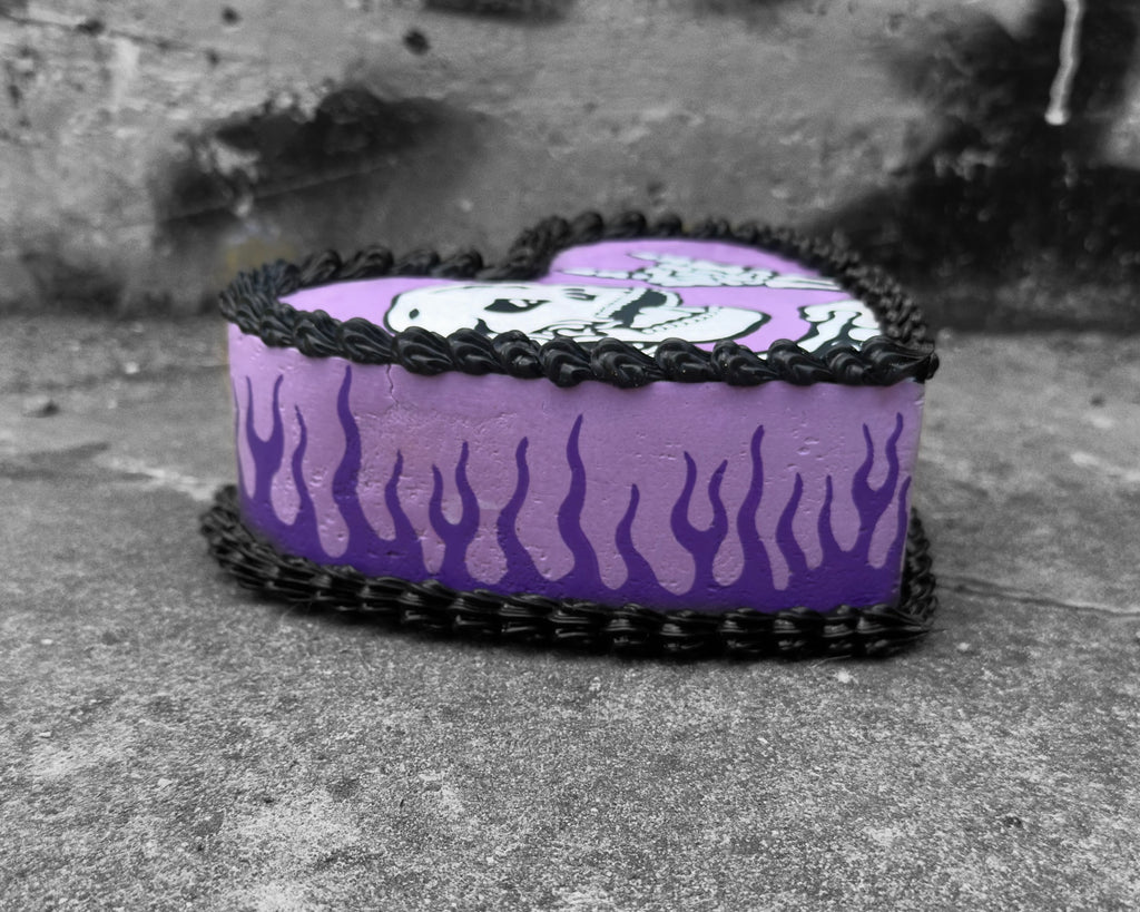 Rad skull with flames Frosted Fake