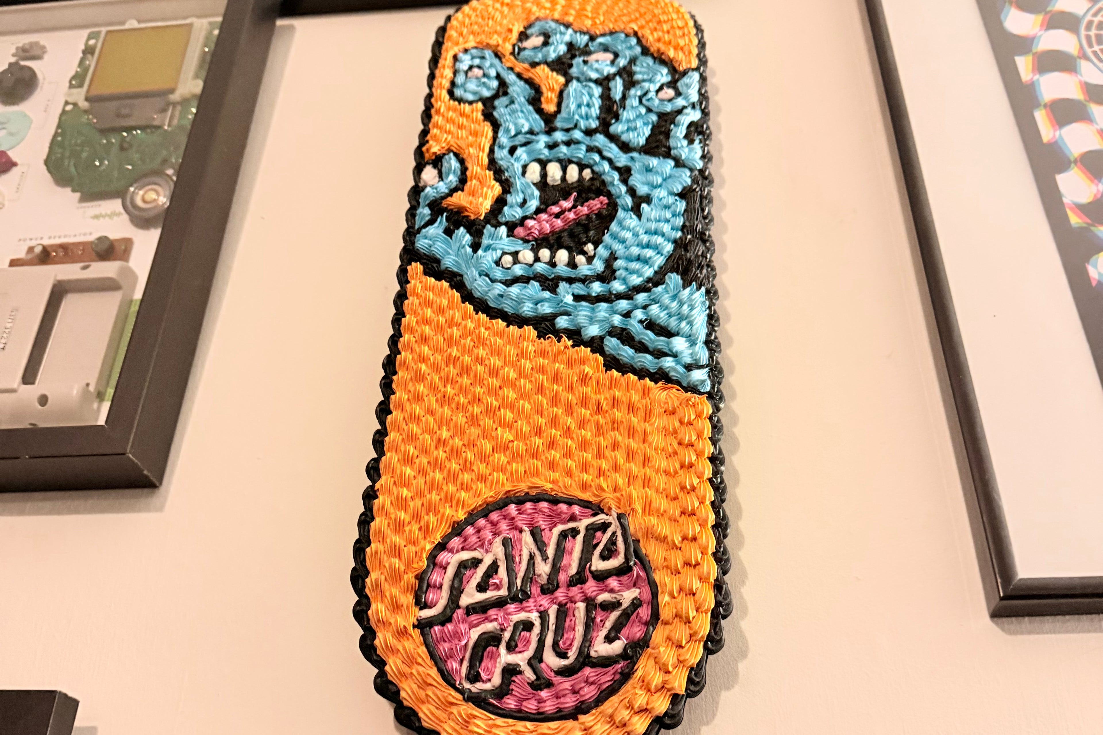 Santa Cruz Screaming Hand Orange Scakeboard hand piped